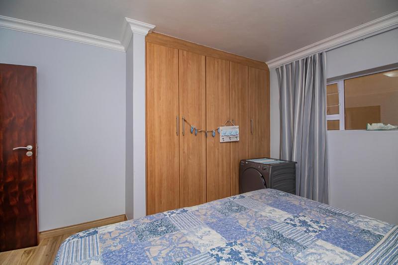 9 Bedroom Property for Sale in Outeniqua Strand Western Cape